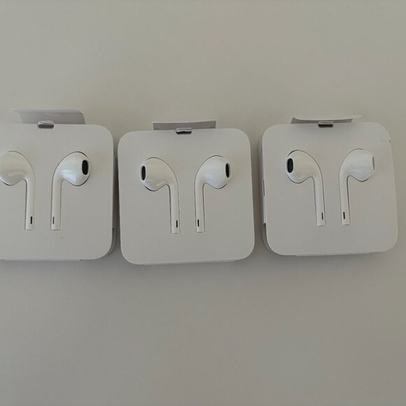 Headphones - Picture 3 of 6